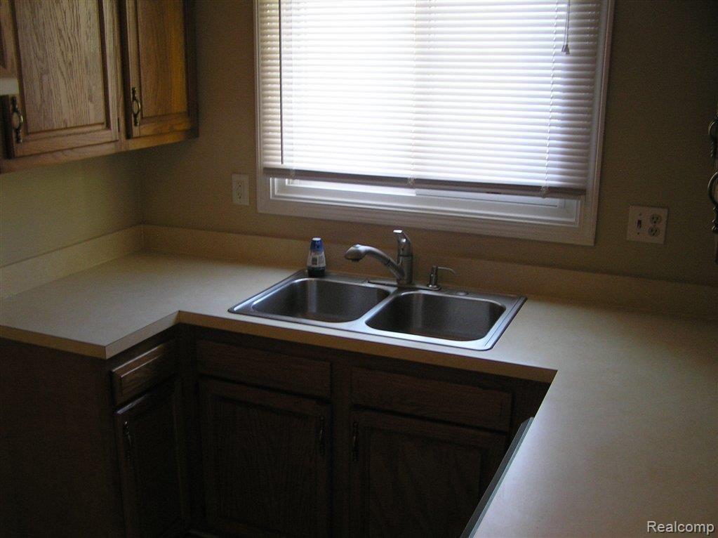 20853 Orchard Lake Road Farmington, MI 48336 - Photo 11 of 15 P1310054.JPG