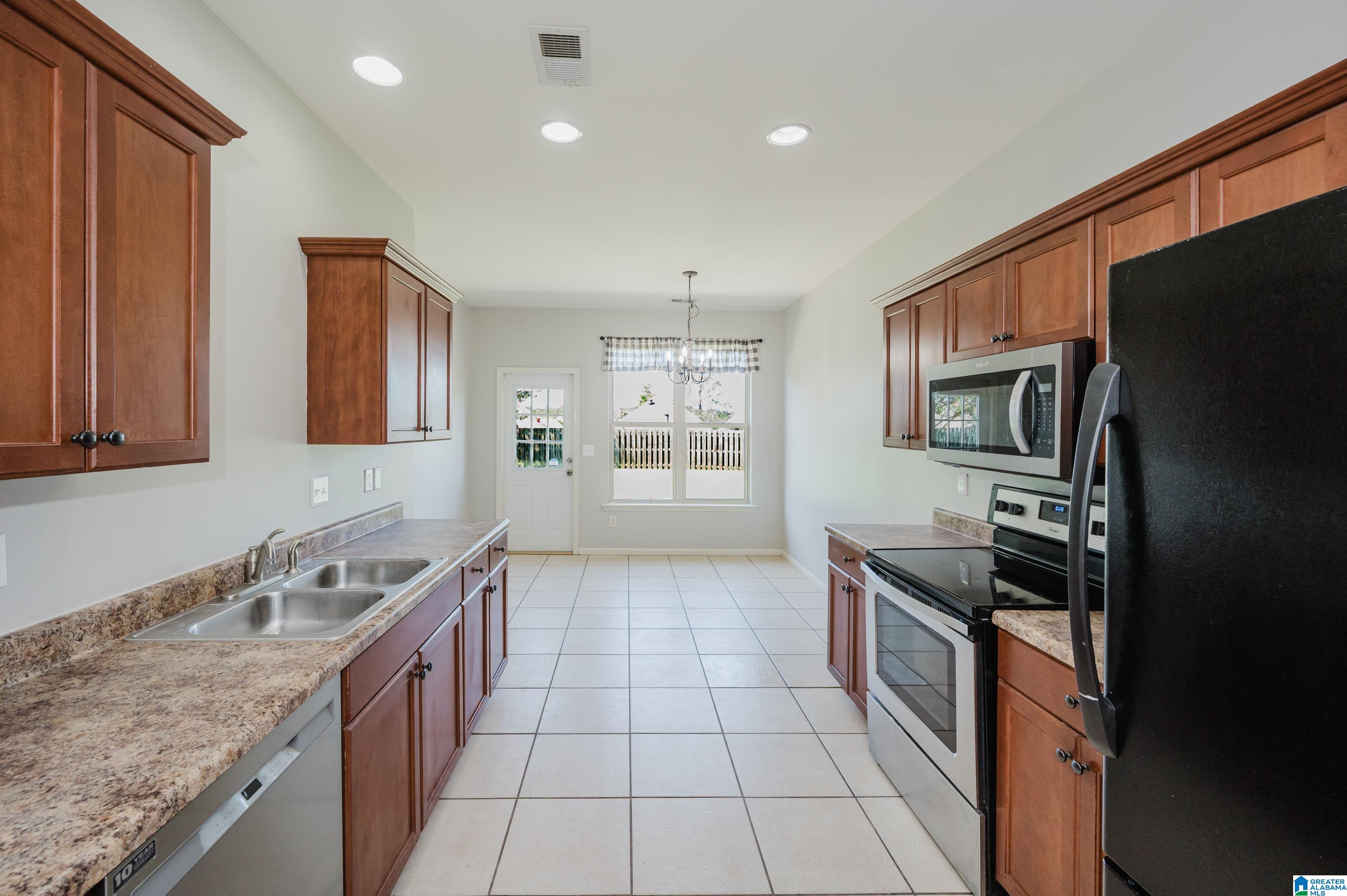 1008 Valhalla Way Calera, AL 35040 - Photo 15 of 36 Gallery Image 15