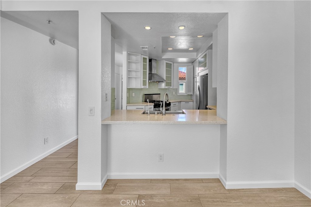 2000 Pacific Coast Highway, Unit 309 Huntington Beach, CA 92648 - Photo 13 of 32