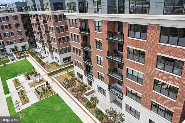 $659,900 | 737 Swann Avenue, Unit 206, Alexandria, VA 22301