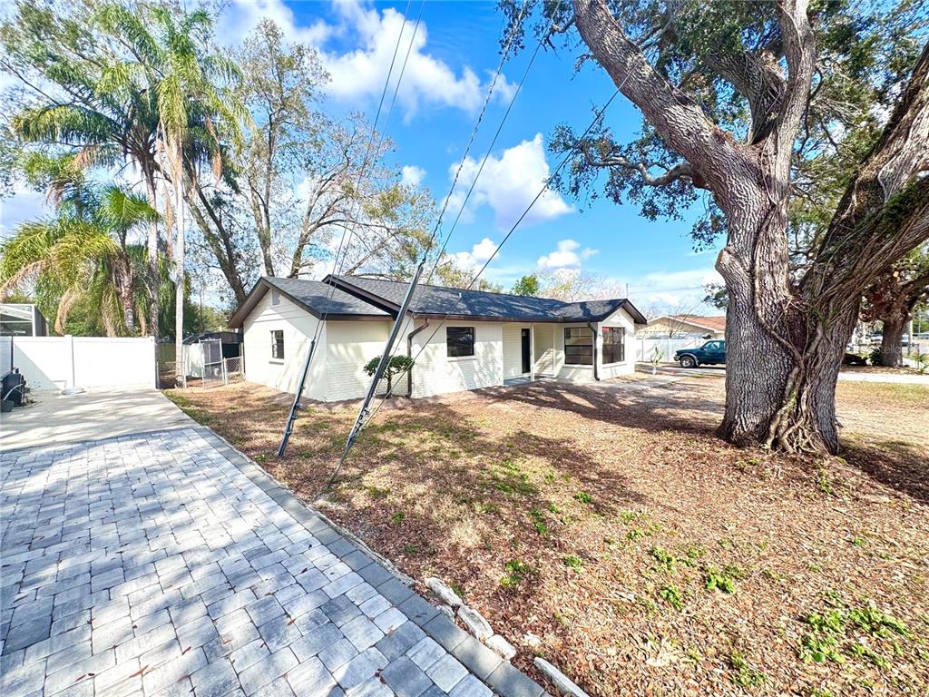 103 West Wheeler Road Seffner, FL 33584 - Photo 3 of 53 Gallery Image 3