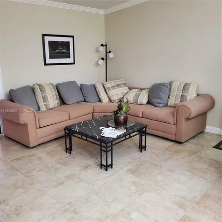 $2,400 | 9978 North Belfort Circle, Unit 206, Tamarac, FL 33321