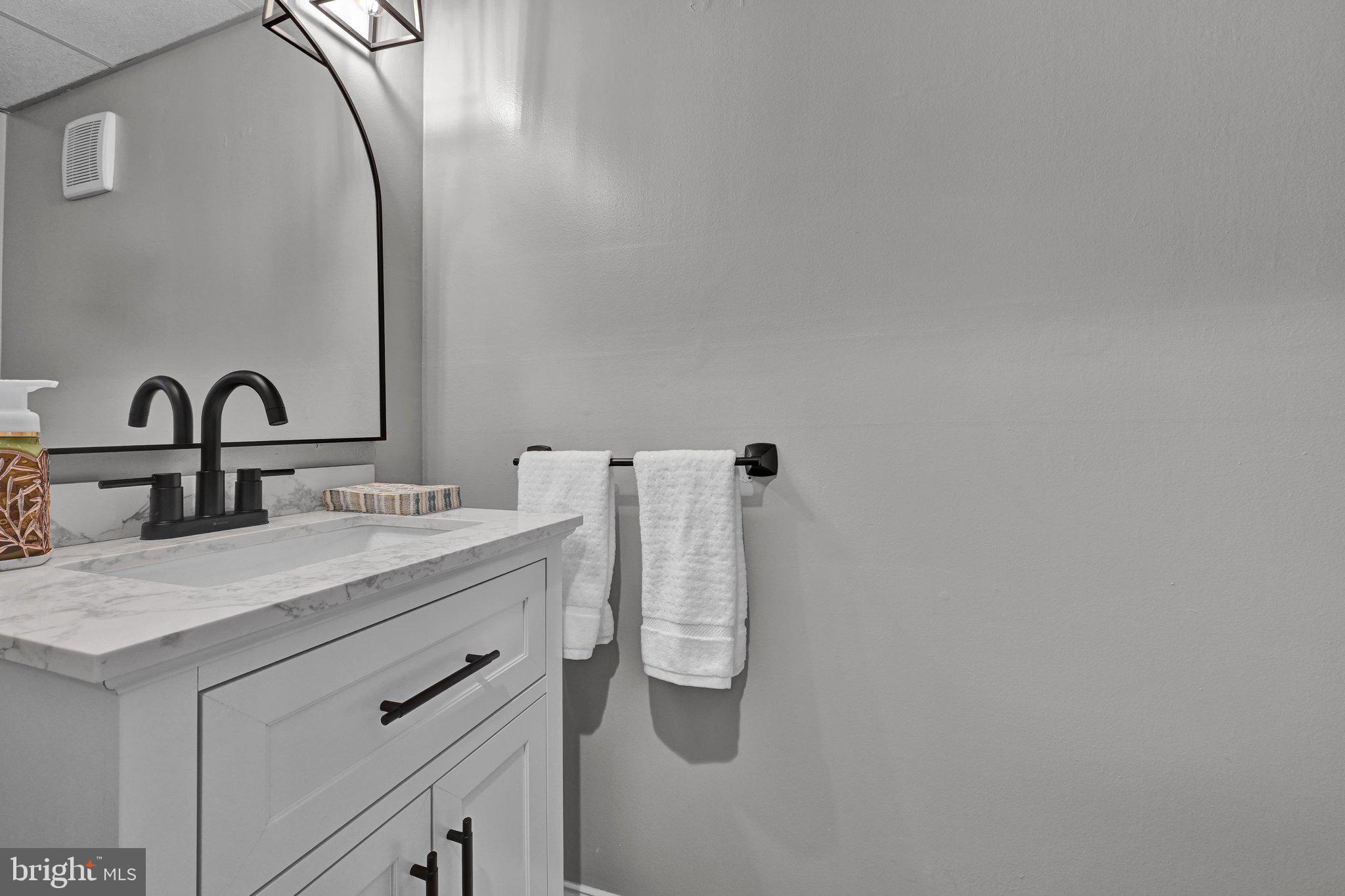 720 Springfield Court Downingtown, PA 19335 - Photo 12 of 36 Powder Room