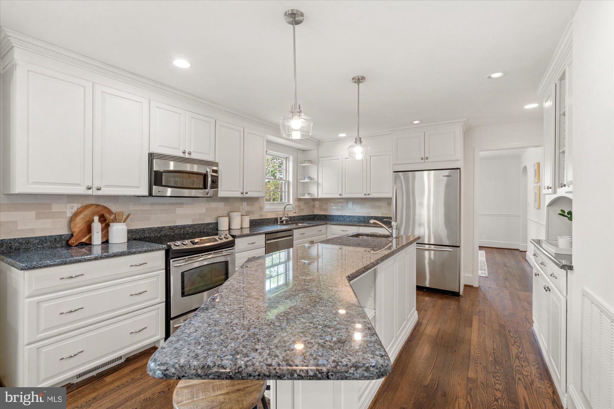 2434 Cameron Mills Road Alexandria, VA 22302 - Photo 22 of 51