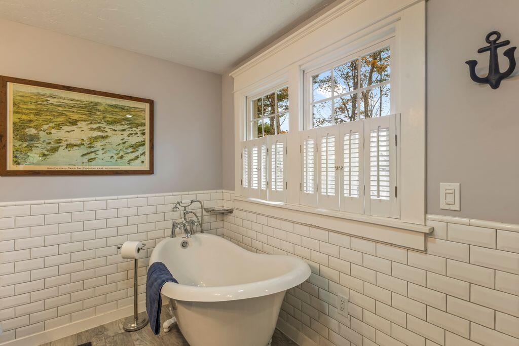 275 Littlejohn Road Yarmouth, ME 04096 - Photo 26 of 38 Bathroom