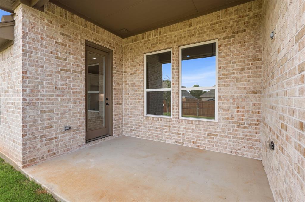 728 Raylan Springtown, TX 76082 - Photo 35 of 40