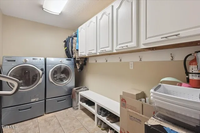 $705,000 | 18430 Whites Point Drive, Abingdon, VA 24211