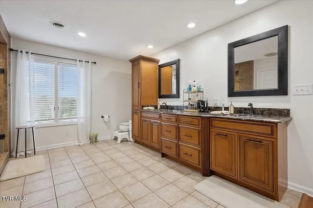 $705,000 | 18430 Whites Point Drive, Abingdon, VA 24211