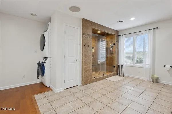 $694,999 | 18430 Whites Point Drive, Abingdon, VA 24211