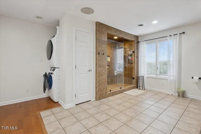 $705,000 | 18430 Whites Point Drive, Abingdon, VA 24211