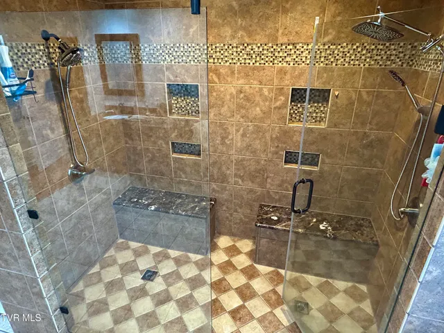 $705,000 | 18430 Whites Point Drive, Abingdon, VA 24211