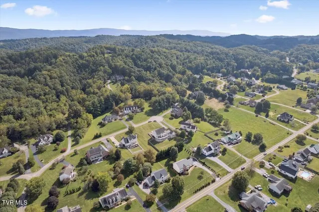 $705,000 | 18430 Whites Point Drive, Abingdon, VA 24211