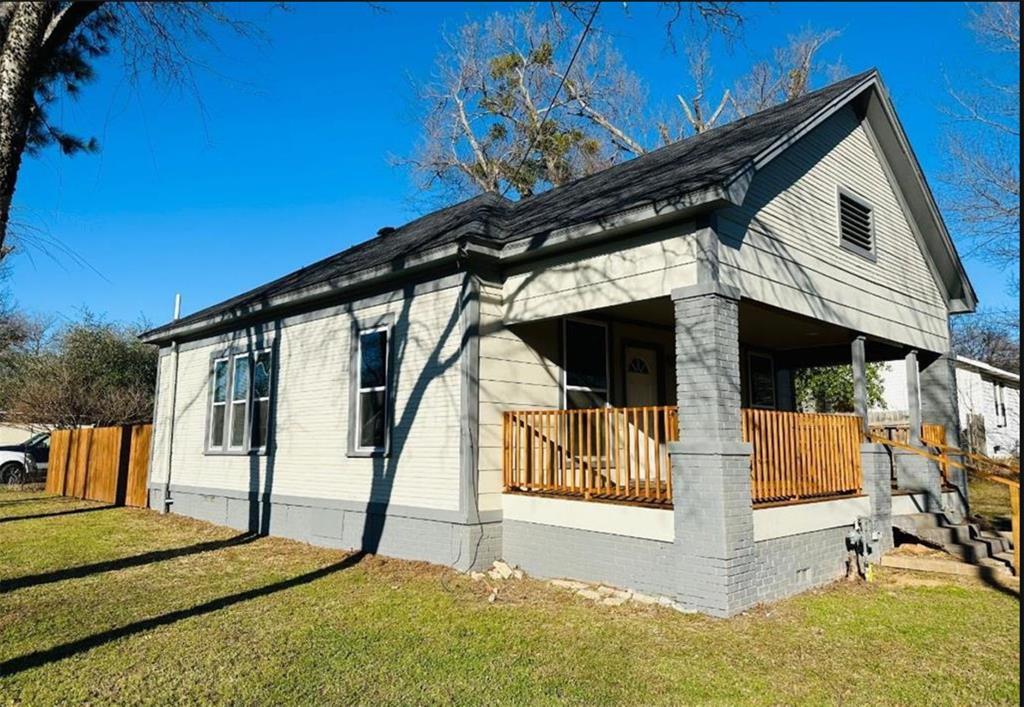 1408 East Houston Street Tyler, TX 75702 - Photo 3 of 15 a view of outdoor space