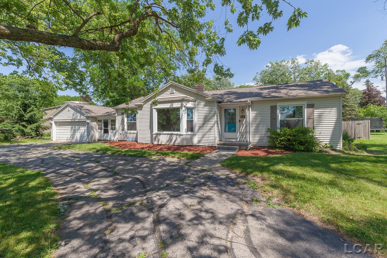 444 Oregon Road West Adrian, MI 49221 - Photo 2 of 11