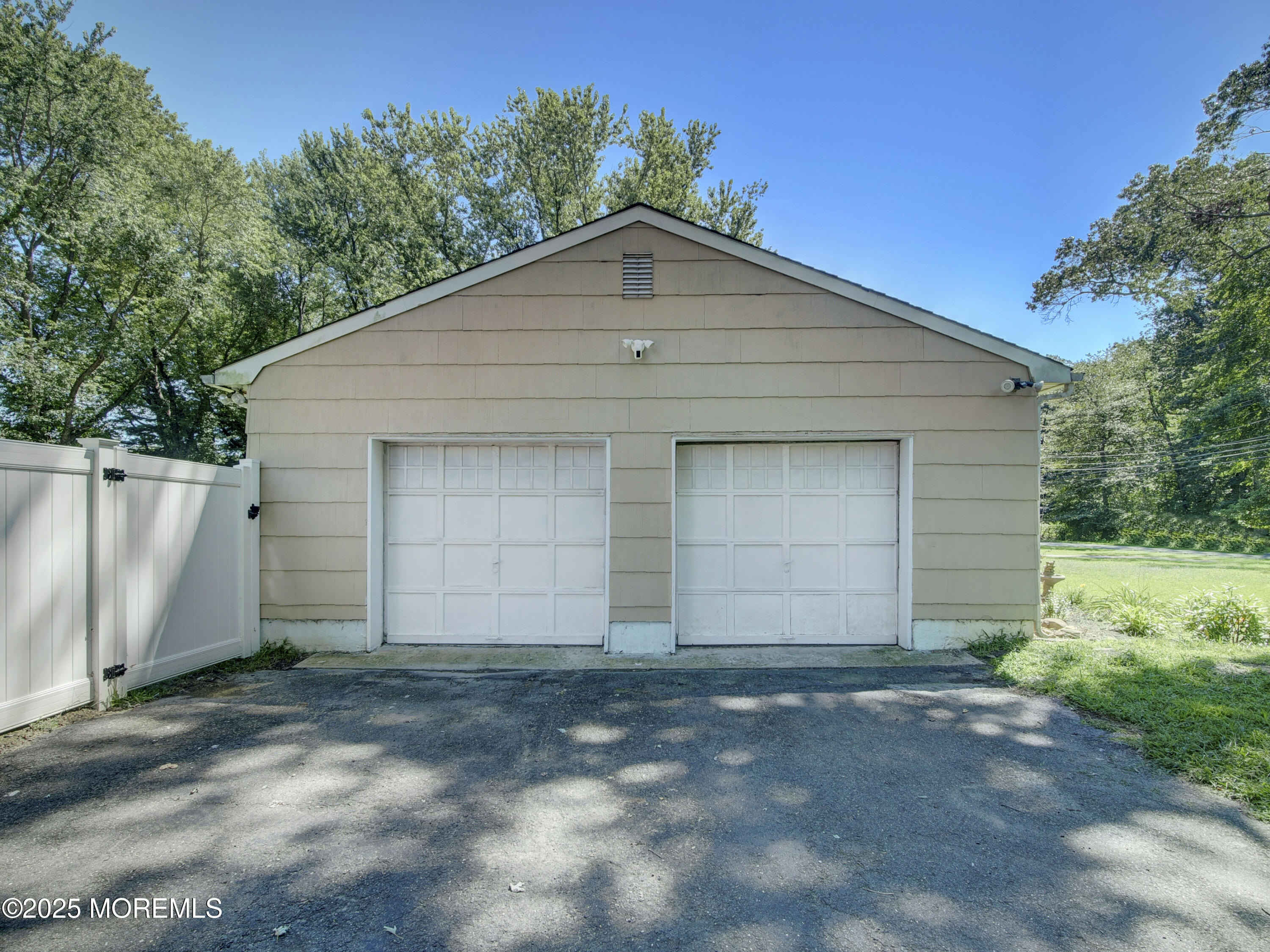 216 Paint Island Spring Road Millstone Township, NJ 08510 - Photo 3 of 25 P8245815_6_7_8_9