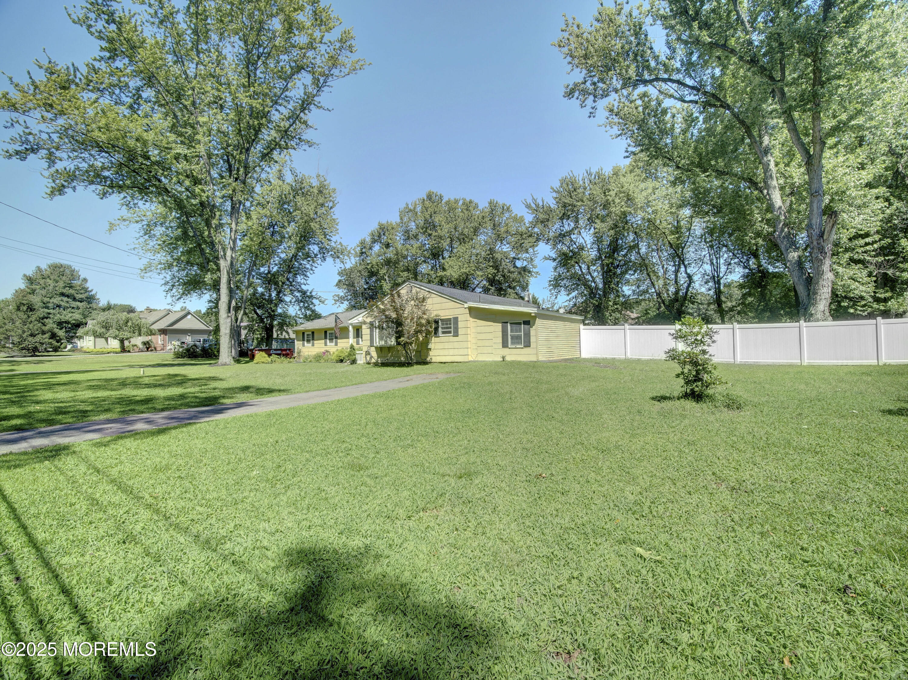 216 Paint Island Spring Road Millstone Township, NJ 08510 - Photo 4 of 25 P8245805_6_7_8_9