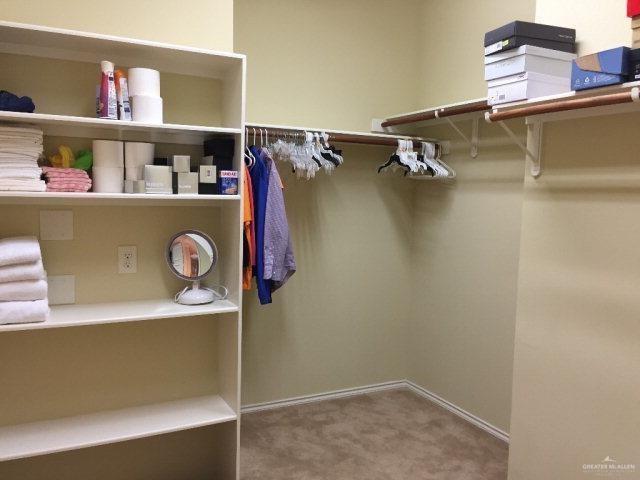 2911 San Rafael Street Mission, TX 78572 - Photo 22 of 38 a utility room with dryer and washer