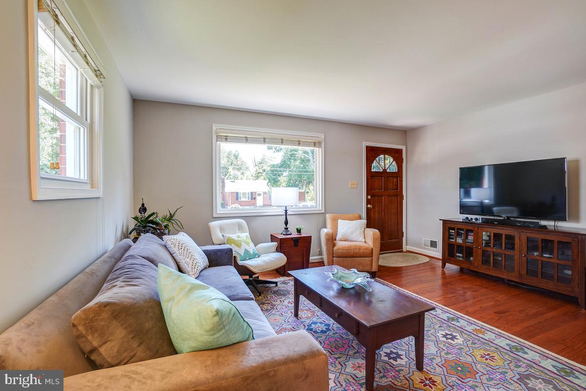 4807 Topping Road Rockville, MD 20852 - Photo 6 of 32 Gallery Image 6