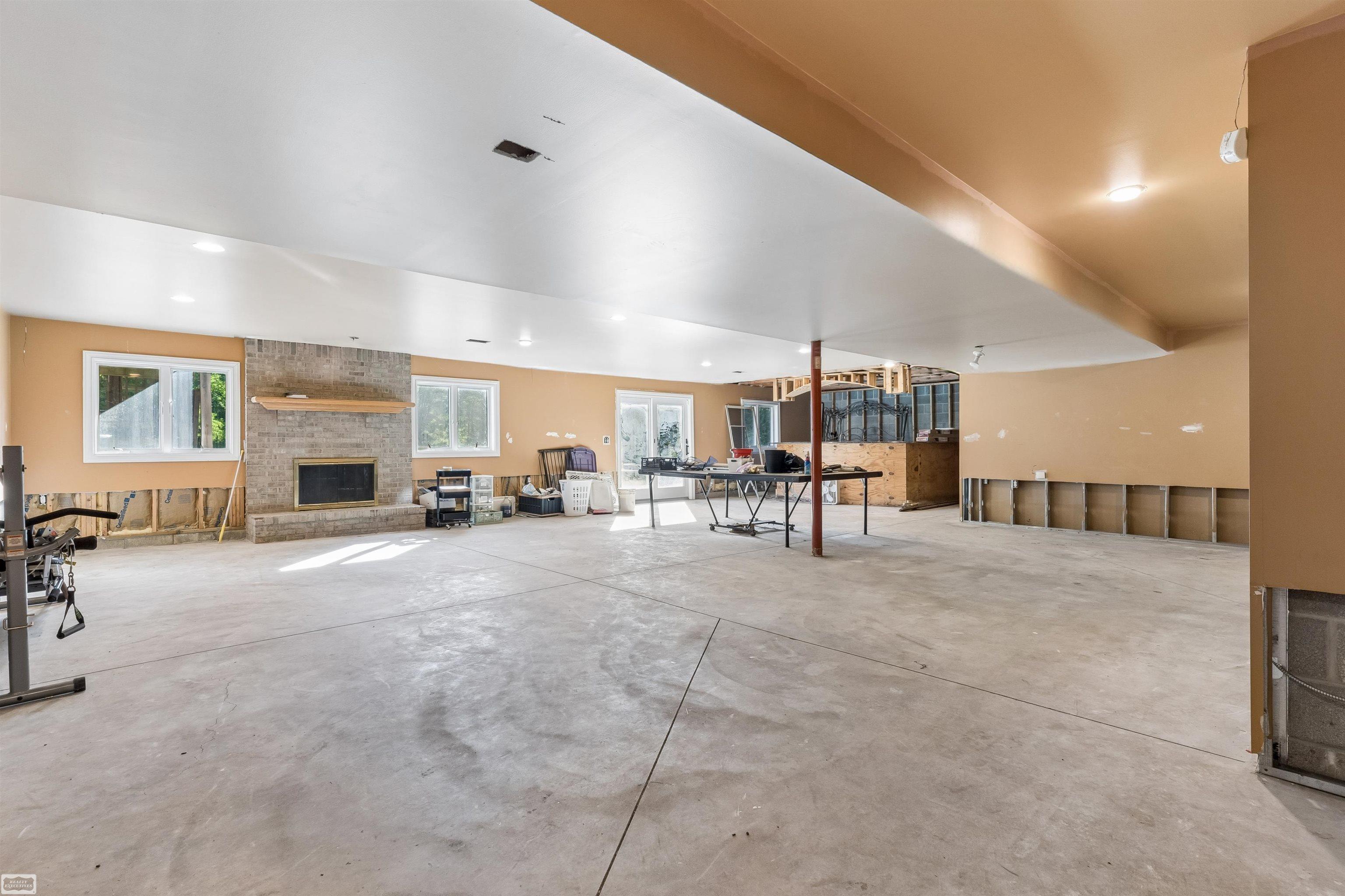 1902 Bauman Road Columbus, MI 48063 - Photo 33 of 50