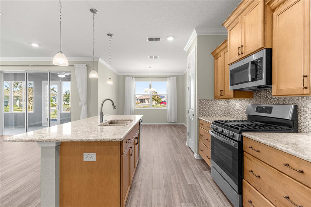 10597 Southwest 90th Street Road Ocala, FL 34481 - Photo 11 of 29 Gallery Image 11