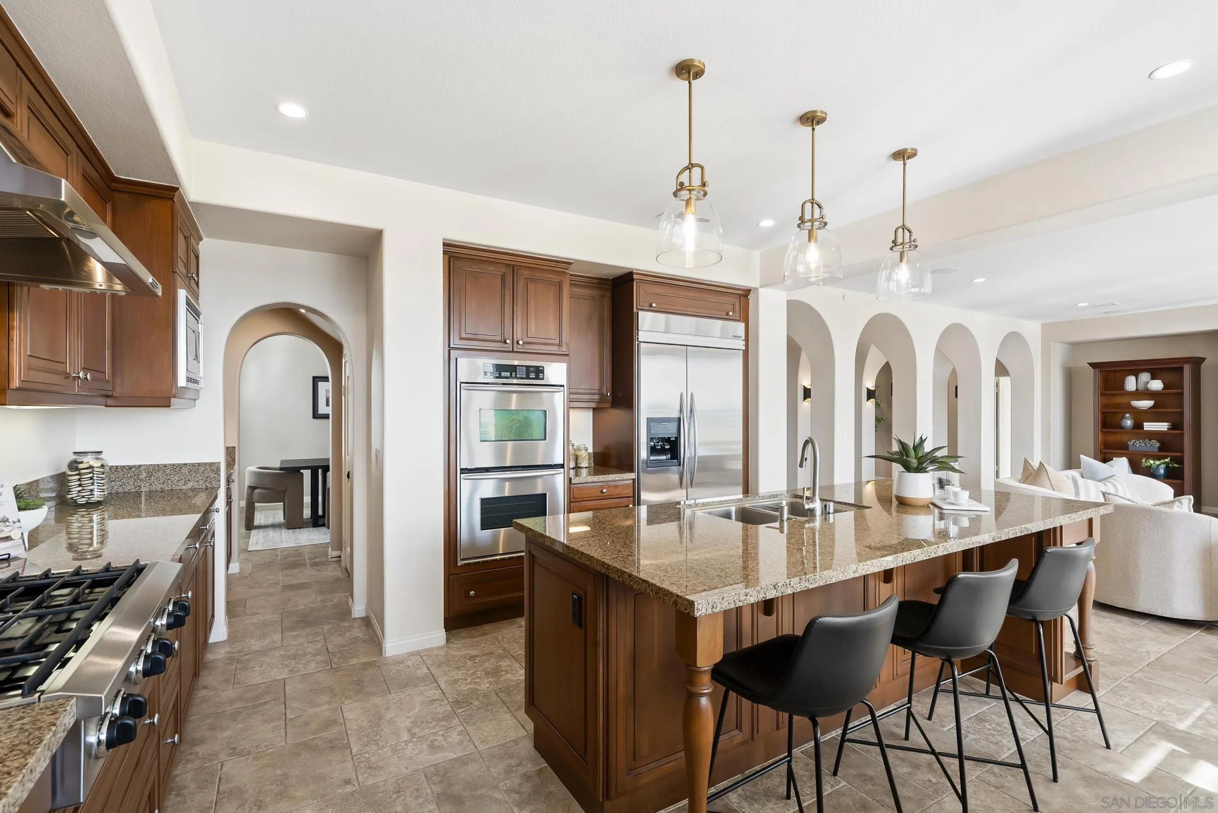 7663 Circulo Sequoia Carlsbad, CA 92009 - Photo 9 of 34