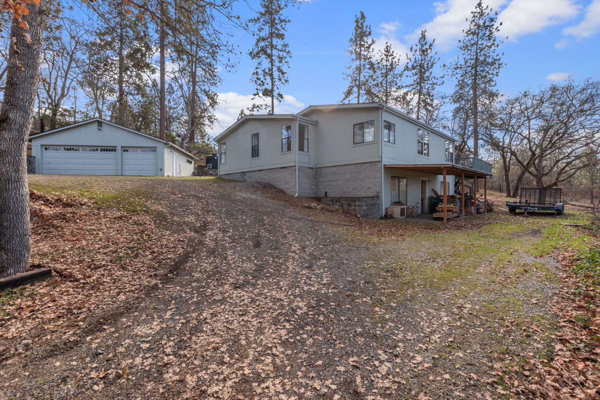 3746 Devils Garden Road Medford, OR 97504 - Photo 1 of 33 Country livin' at it's best!