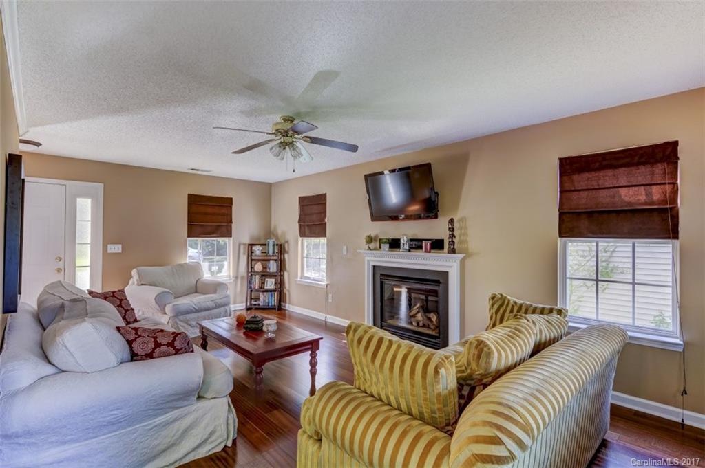 15267 Tracy Beth Road Huntersville, NC 28078 - Photo 4 of 22 Gallery Image 4