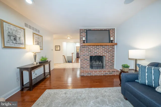 $525,000 | 301 Hanover Court, Chesterbrook, PA 19087