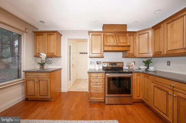 $525,000 | 301 Hanover Court, Chesterbrook, PA 19087