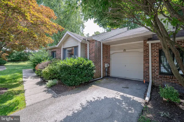 $525,000 | 301 Hanover Court, Chesterbrook, PA 19087