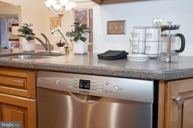 $525,000 | 301 Hanover Court, Chesterbrook, PA 19087