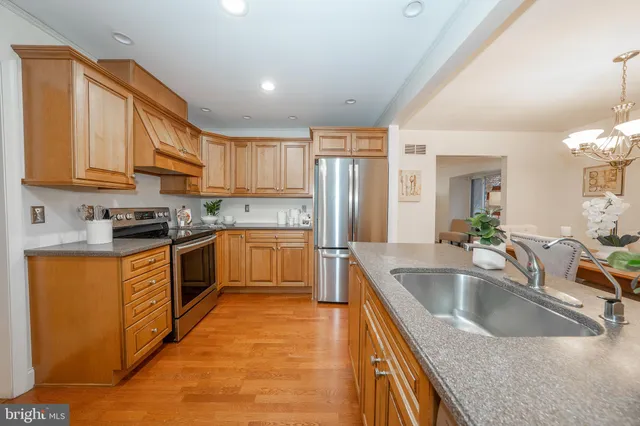 $525,000 | 301 Hanover Court, Chesterbrook, PA 19087