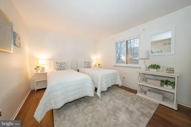 $525,000 | 301 Hanover Court, Chesterbrook, PA 19087