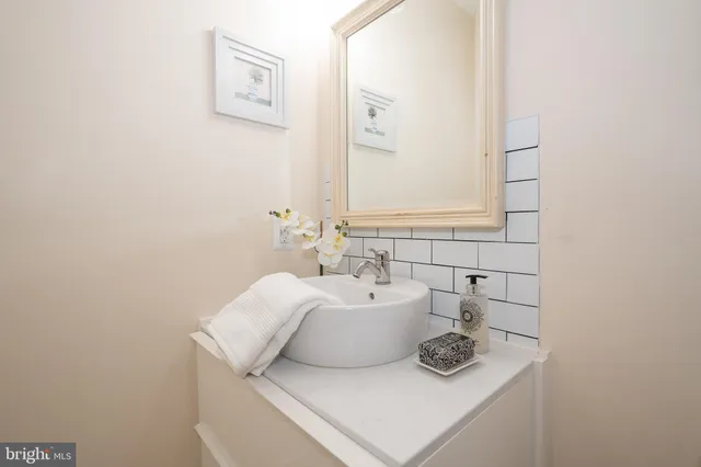 $525,000 | 301 Hanover Court, Chesterbrook, PA 19087