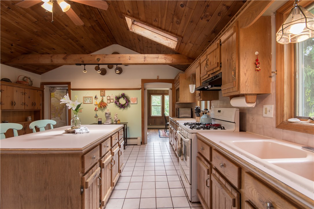 129 Old Flat River Road Coventry, RI 02816 - Photo 9 of 38