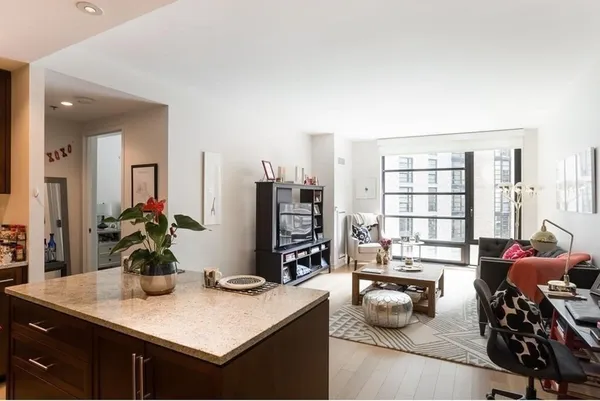 $5,100 | 580 Washington Street, Unit 5D, Boston, MA 02111