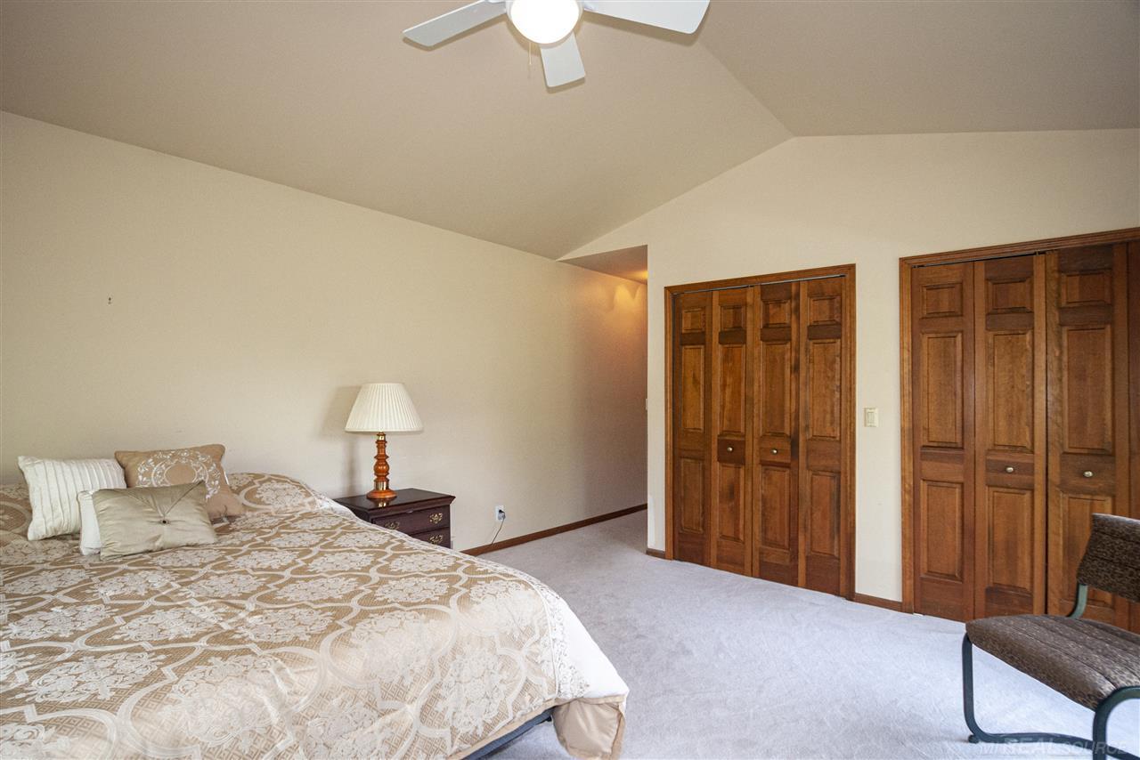 987 Lake Shore Road Grosse Pointe, MI 48236 - Photo 14 of 54 50018284-13.JPG