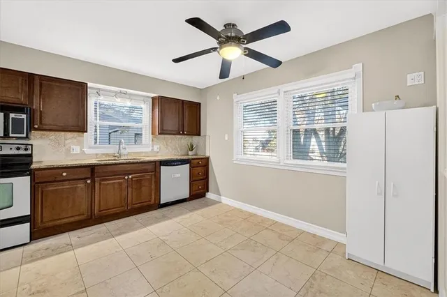 $340,000 | 1408 East Oxford Place, Olathe, KS 66062