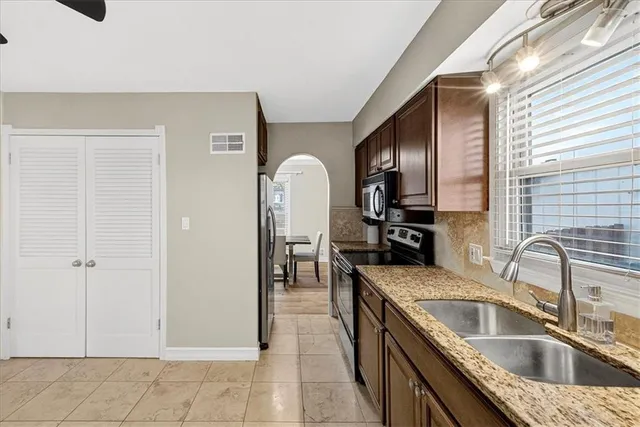 $340,000 | 1408 East Oxford Place, Olathe, KS 66062