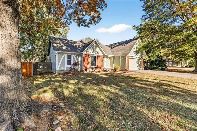 $340,000 | 1408 East Oxford Place, Olathe, KS 66062