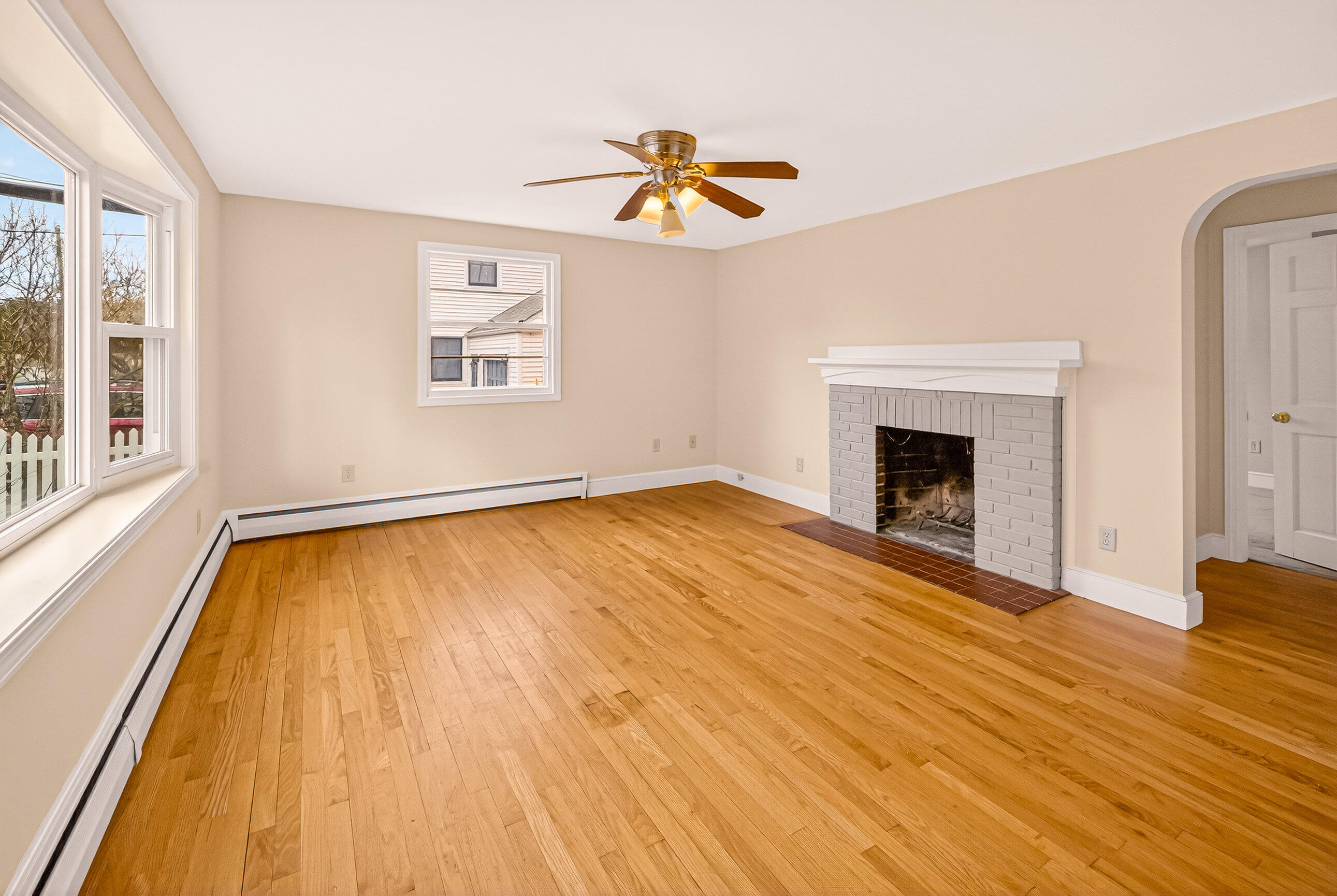 517 Summit Street Portland, ME 04103 - Photo 35 of 61 Living Room _ Fire Place-7697