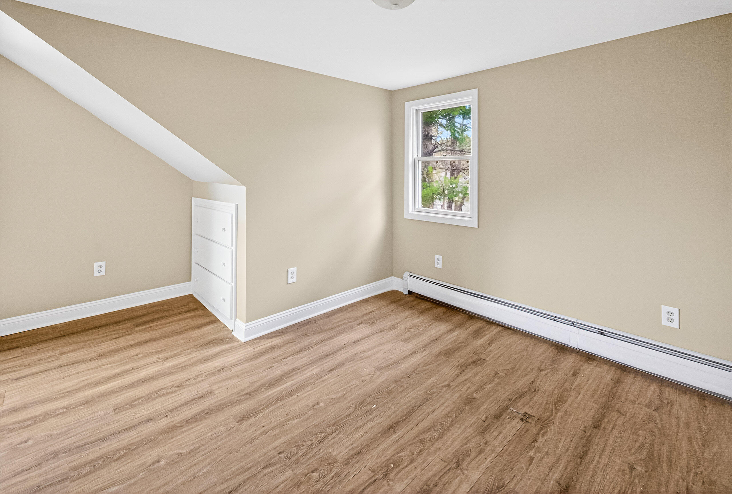 517 Summit Street Portland, ME 04103 - Photo 40 of 61 Upstairs-7749