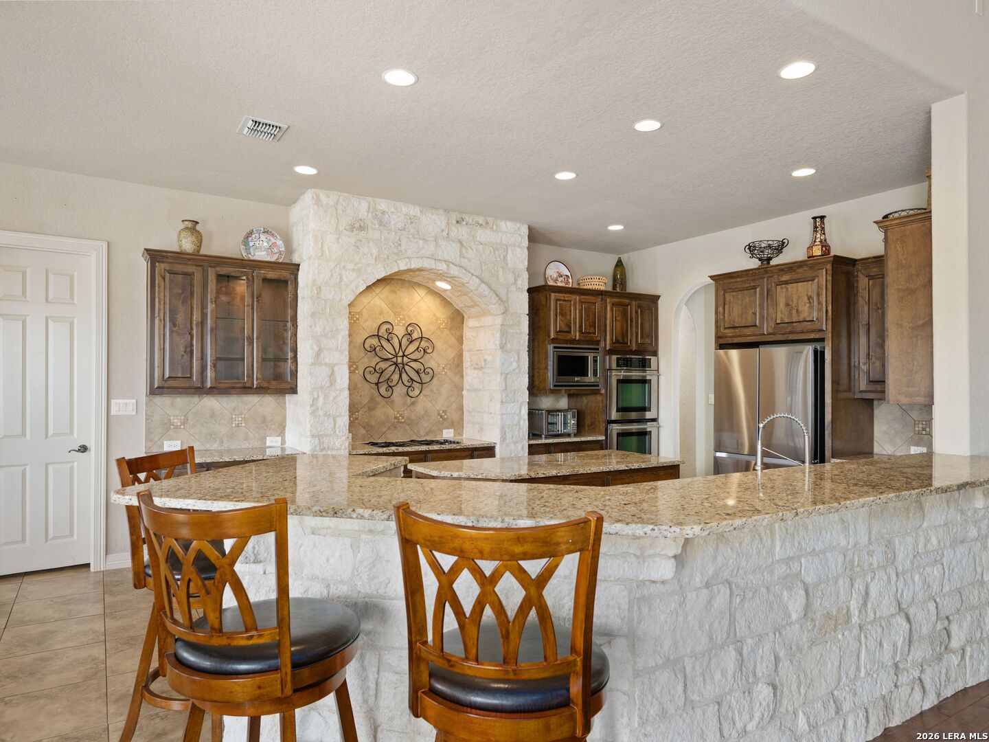 14325 Contour Place Helotes, TX 78023 - Photo 12 of 64