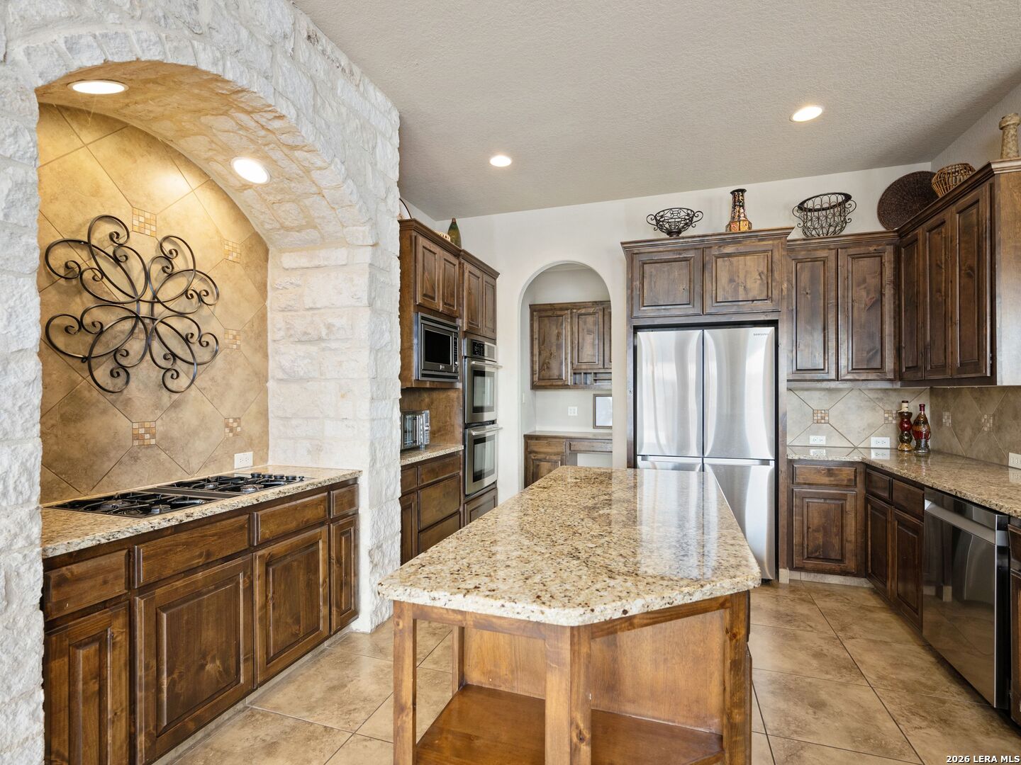 14325 Contour Place Helotes, TX 78023 - Photo 15 of 64