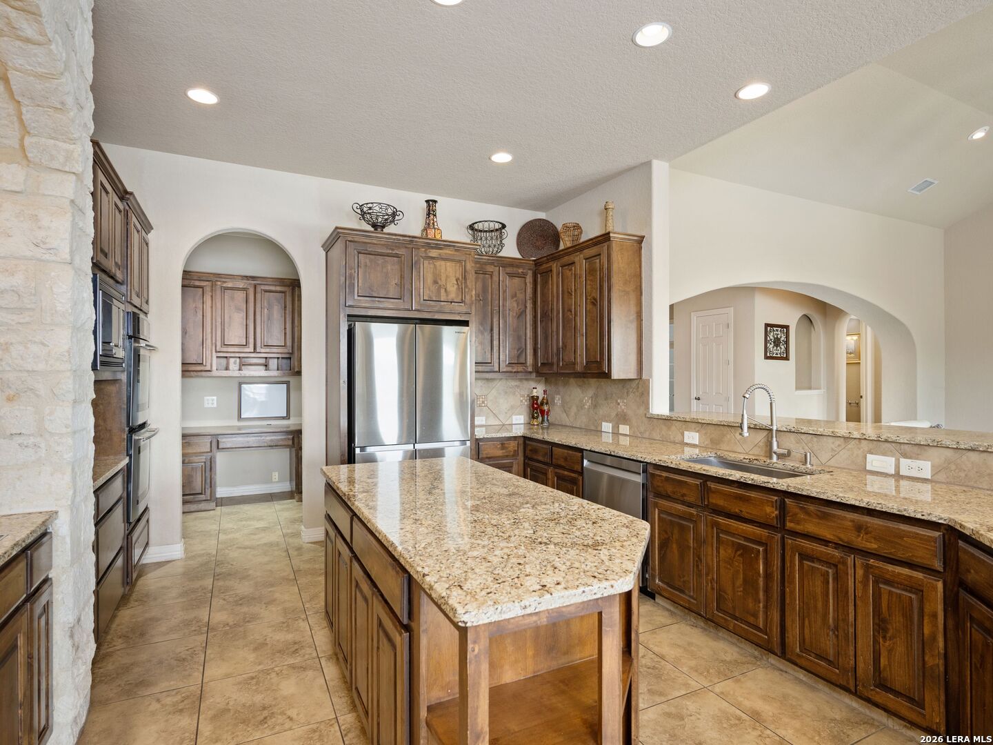 14325 Contour Place Helotes, TX 78023 - Photo 16 of 64