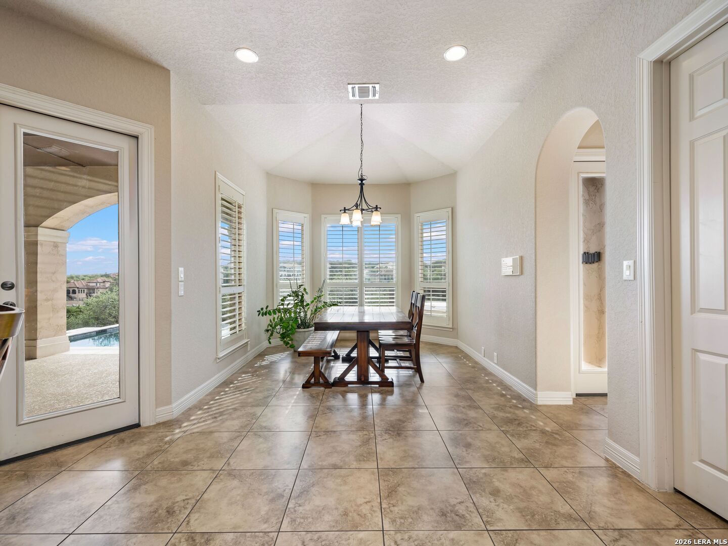 14325 Contour Place Helotes, TX 78023 - Photo 18 of 64