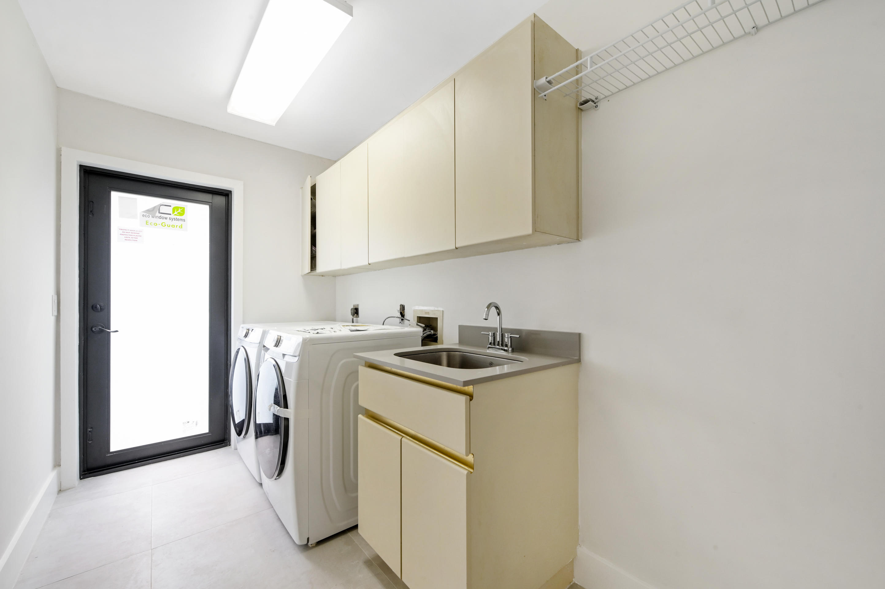 4912 Bocaire Boulevard Boca Raton, FL 33487 - Photo 27 of 36 Laundry 1