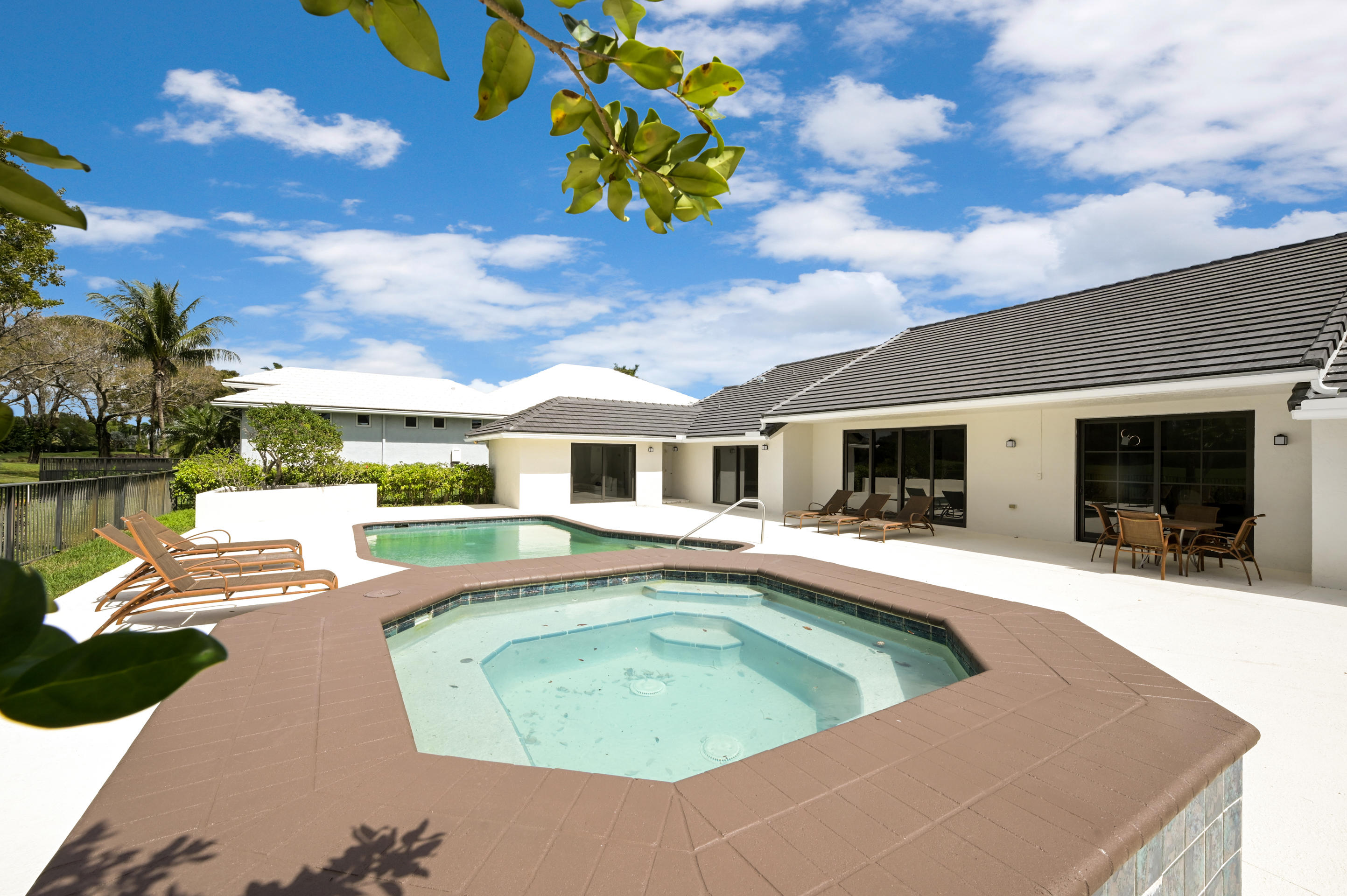 4912 Bocaire Boulevard Boca Raton, FL 33487 - Photo 29 of 36 Rear 3