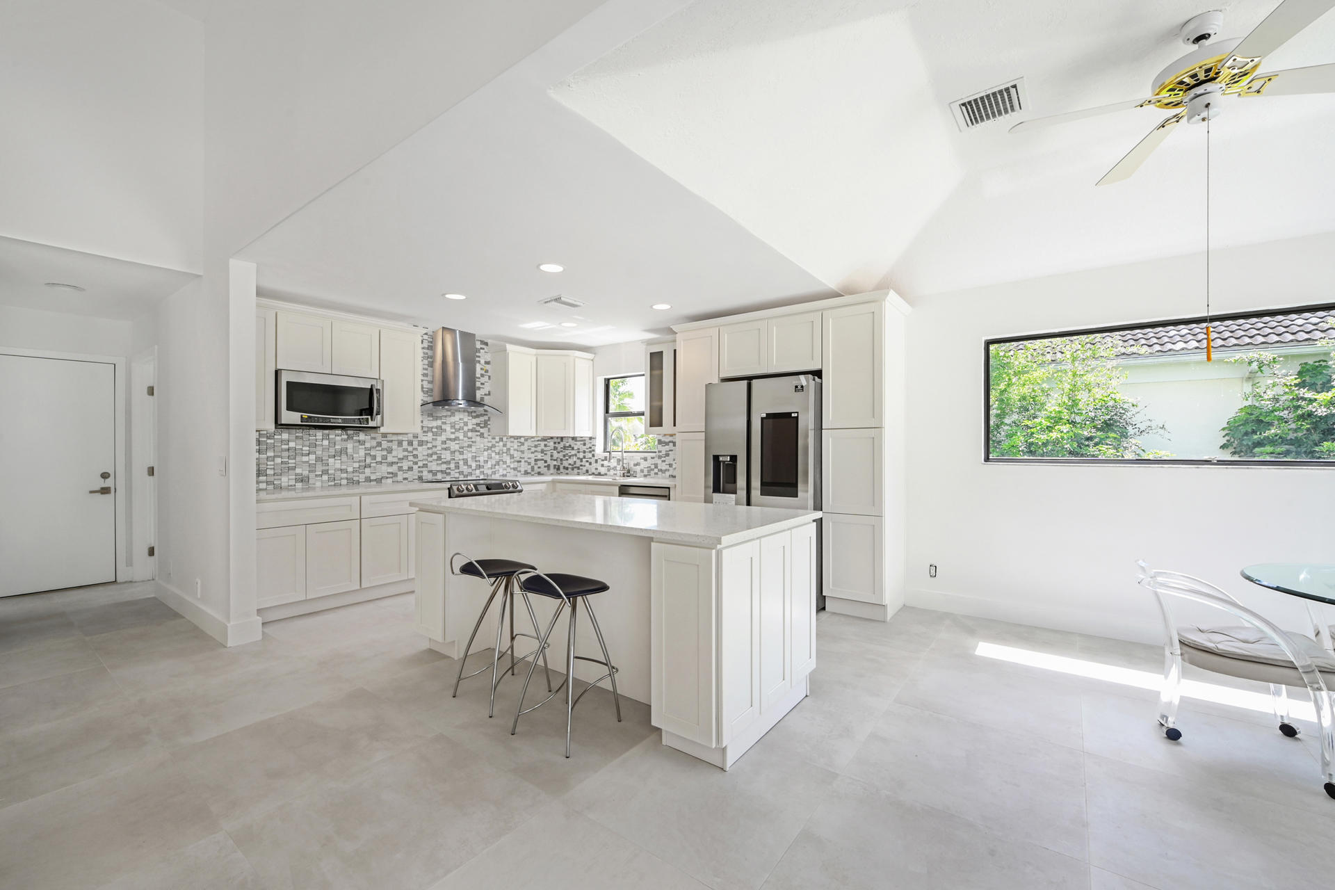 4912 Bocaire Boulevard Boca Raton, FL 33487 - Photo 9 of 36 10