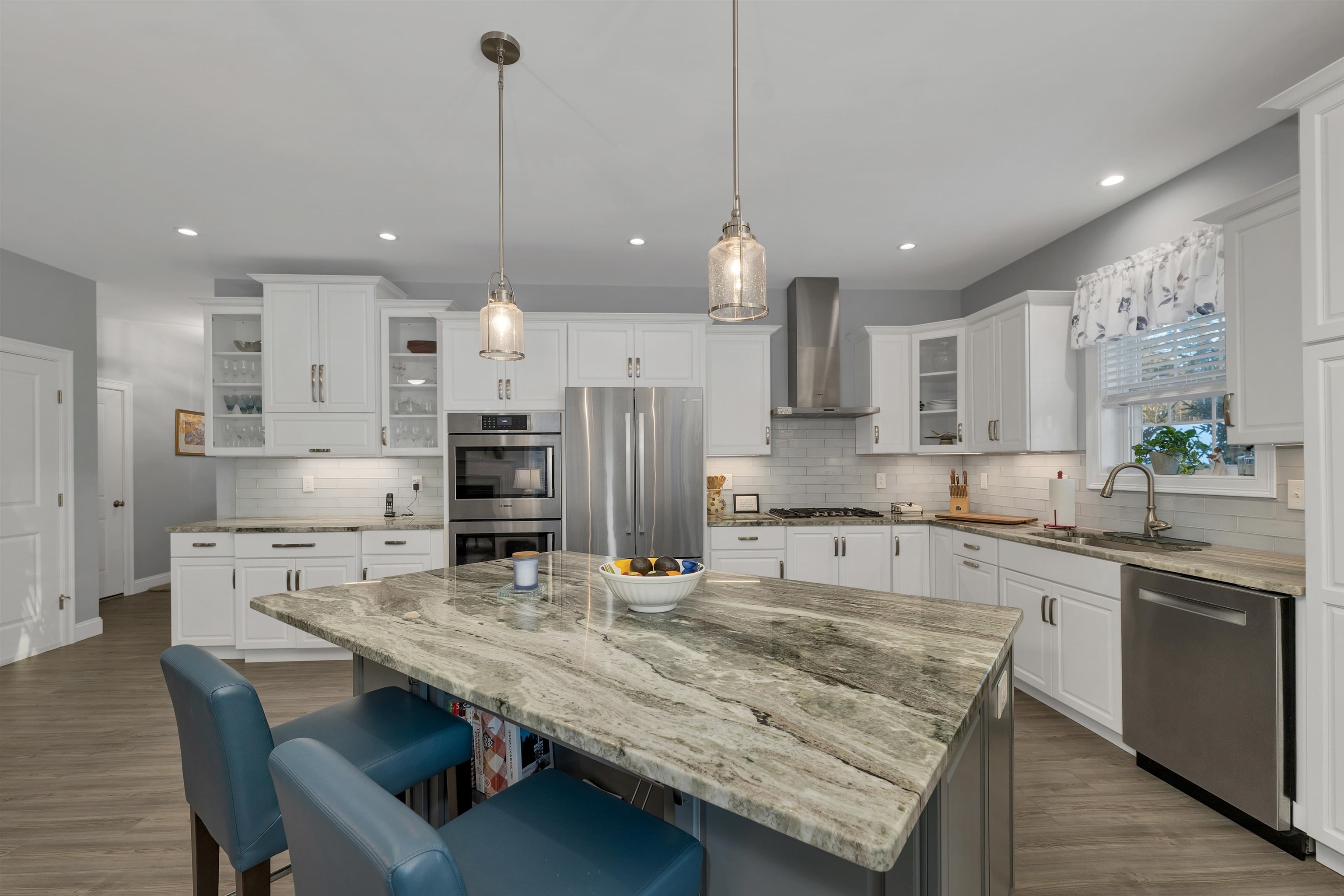 4 Mulberry Wolfeboro, NH 03894 - Photo 3 of 37